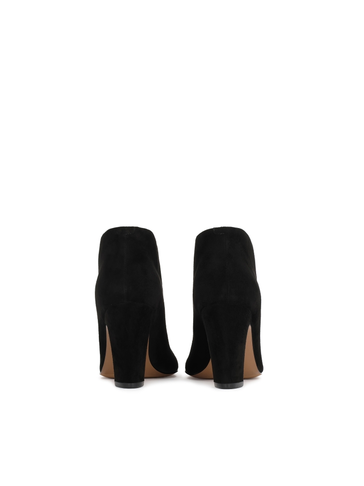 Szarvasbőr csizma alacsony felsőrésszel SOLYSSA