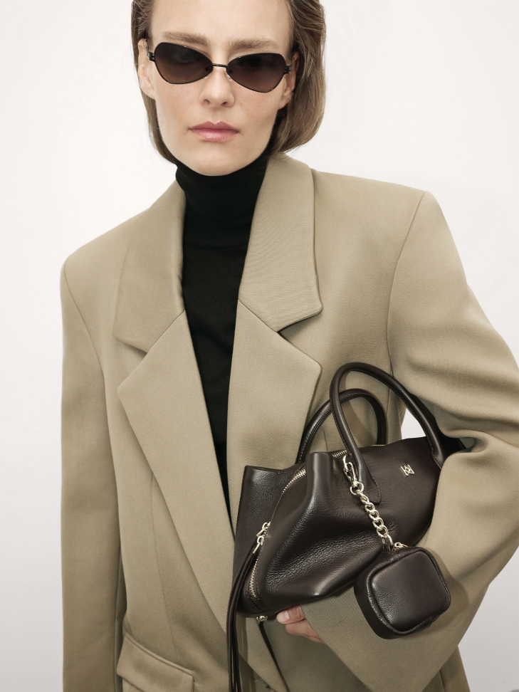 Fekete szemüveg egyedi halántékkal EVELIS