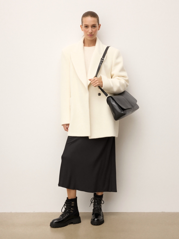 Fekete táska pánttal SOLEVIE