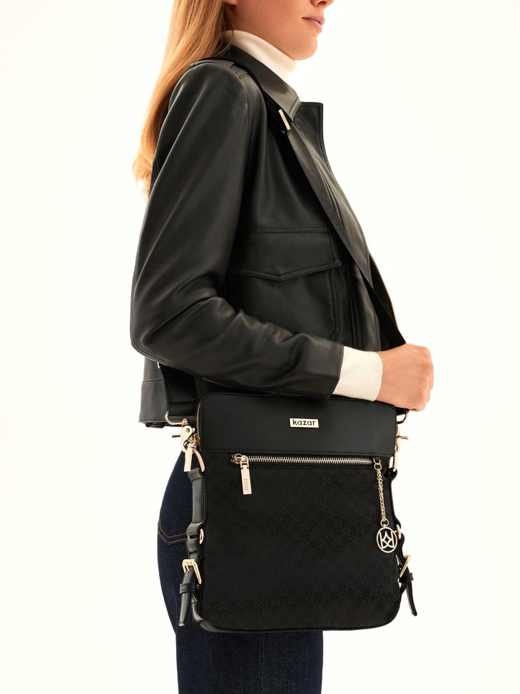 Női fekete futártáska LORA